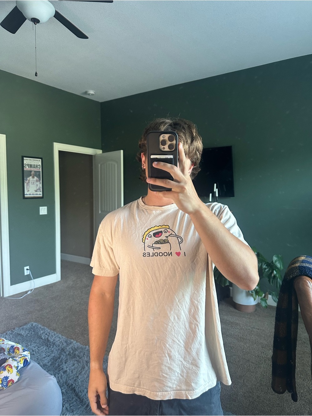 American Vintage Cream Short-Sleeve Tee with Noodle Graphic